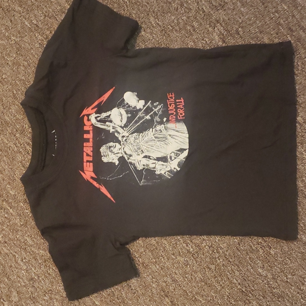 4T Metallica shirt